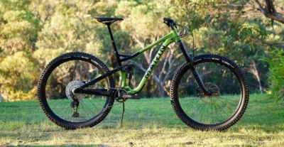 Marin Alpine Trail 7 29" Mountain Bike Green 27 22 at7 detail 1 clarkes of cavan