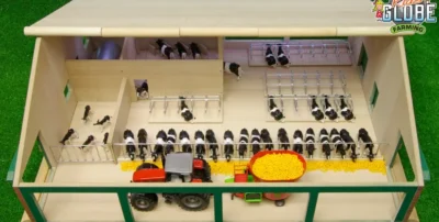 Kids Globe Cattle Shed with Milking Parlour