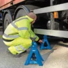 Draper 6 Tonne Ratcheting Axle Stands (Pair) 5 DR 30883 2 1