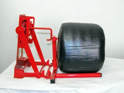 Killbran Single Bale Lifter Red with Rear Linkage and 1 Round Bale