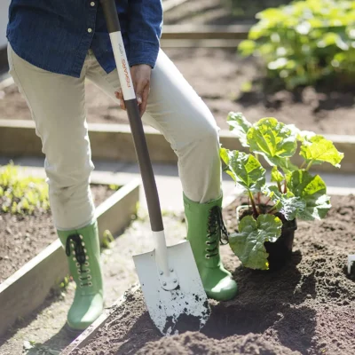fiskars light digging spade
