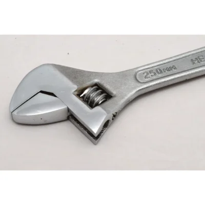hilka 18010100 adjustable wrench 250mm scaled 1