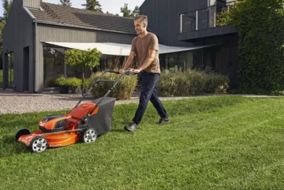 husqvarna lc 142i self propelled lawnmower 2