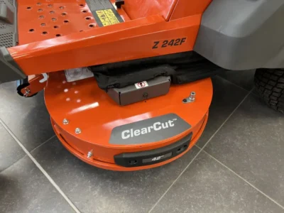 Husqvarna Z242F Zero Turn Lawnmower 39 img6844