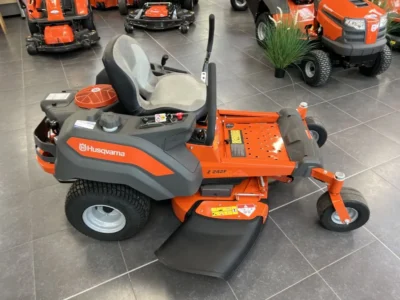 Husqvarna Z242F Zero Turn Lawnmower 43 img6849