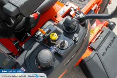 Kubota Z1-421 Zero Turn Lawnmower 24 kubota z1 421 11