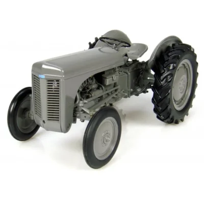 universal hobbies uh2690 massey ferguson tea 20 tractor 1947 little grey fergie 700x700 1