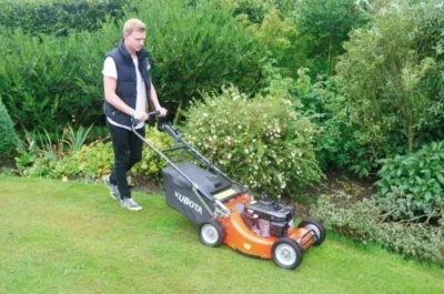 Kubota W821 Pro Self Propelled Lawnmower