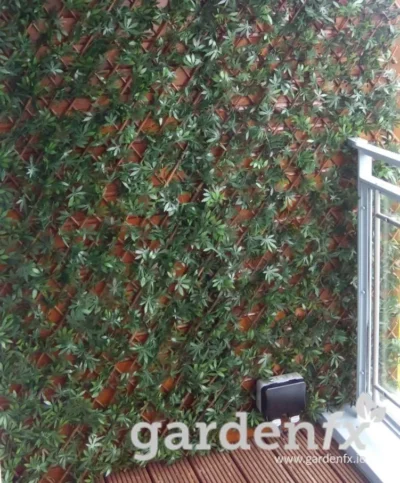 www.gardenfx.ie Evergreen Artificial Hedge on Trellis