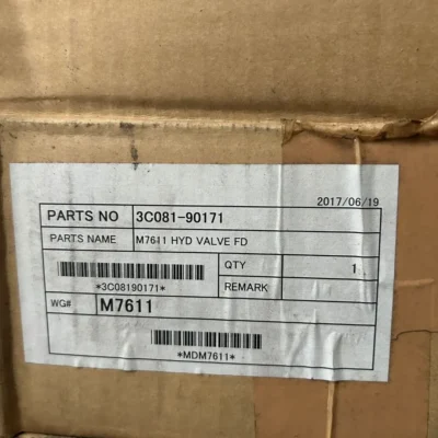 Kubota M7611 Hydraulic Valve + Kubota M7688 3rd Valve Lever 6 3c081 90171 3c651 97100 2