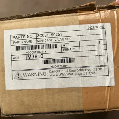 Alternative view of Kubota M7610 Hydraulic Valve + M7688 3rd Valve Lever