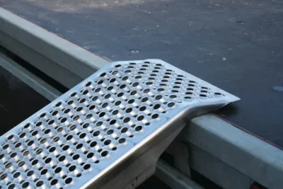 Heavy-Duty 1000kg Aluminum Curved Ramps - Set of 2, 2m Length 7 heavy duty 1000kg aluminum curved ramps 3