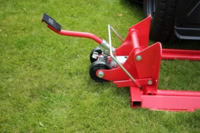 heavy duty lawnmower lift for ride on mowers easy maintenance and cleaning 2