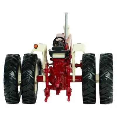 Alternative view of Britains 43412 Case Ih Farmall 1206 Tractor 1:32 Scale