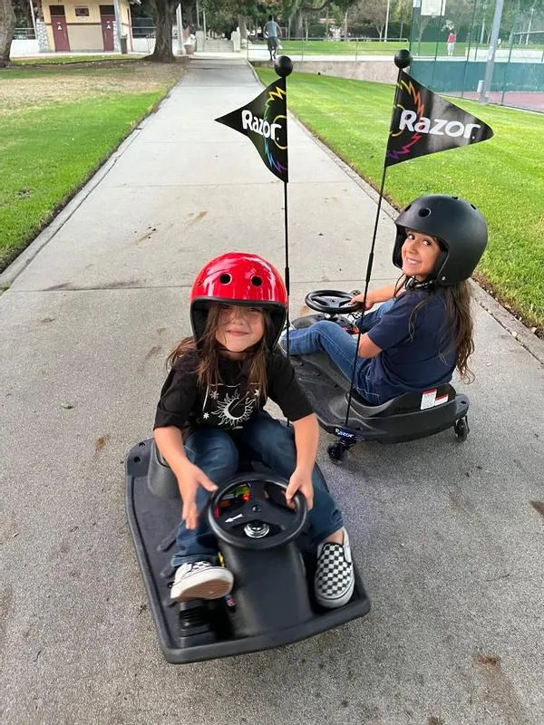 Razor Crazy Cart Shift Lightshow – Kids Drifting Go Kart with LED Lights & Speed Control 6 Razor Crazy Cart Shift Lightshow – Kids Drifting Go Kart with LED Lights & Speed Control - Image 6